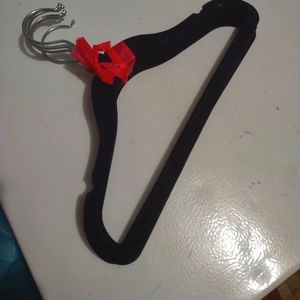 Set of 5 children's clothes hangers velvet